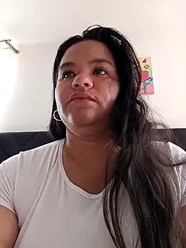Snapshot of Julieta-tits chatting on May 1, 4:45 pm Julieta-tits online show from May 1, 4:45 pm