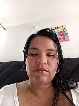 Snapshot of Julieta-tits chatting on May 4, 6:11 pm Julieta-tits online show from May 4, 6:11 pm