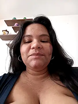Snapshot of Julieta-tits chatting on February 9, 1:31 pm Julieta-tits online show from February 9, 1:31 pm