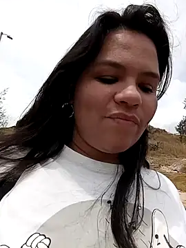 Snapshot of Julieta-tits chatting on February 2, 4:32 pm Julieta-tits online show from February 2, 4:32 pm