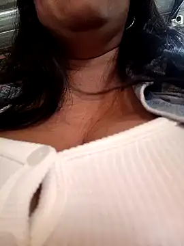 Snapshot of Julieta-tits chatting on December 19, 10:32 pm Julieta-tits online show from December 19, 10:32 pm