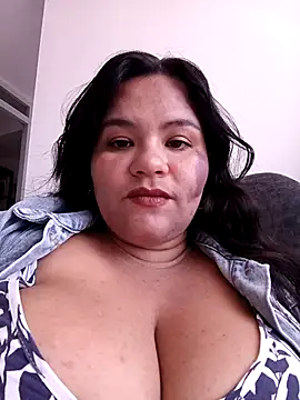 Snapshot of Julieta-tits chatting on February 25, 3:45 pm Julieta-tits online show from February 25, 3:45 pm