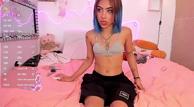 Snapshot of lilith_horny chatting on January 14, 6:13 am lilith horny online show from January 14, 6:13 am