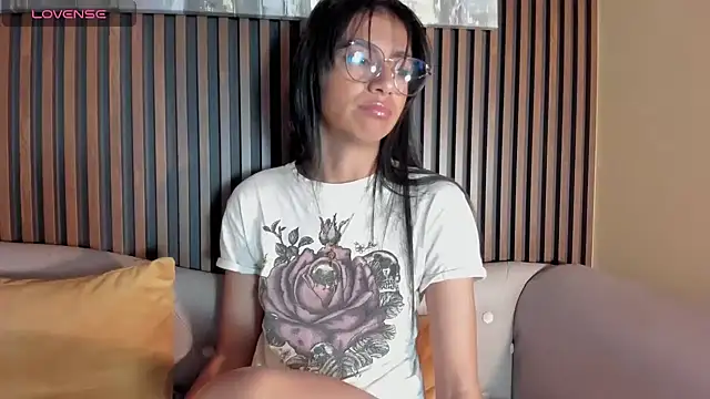 Snapshot of Tamaraakins chatting on March 13, 3:17 pm Tamaraakins online show from March 13, 3:17 pm