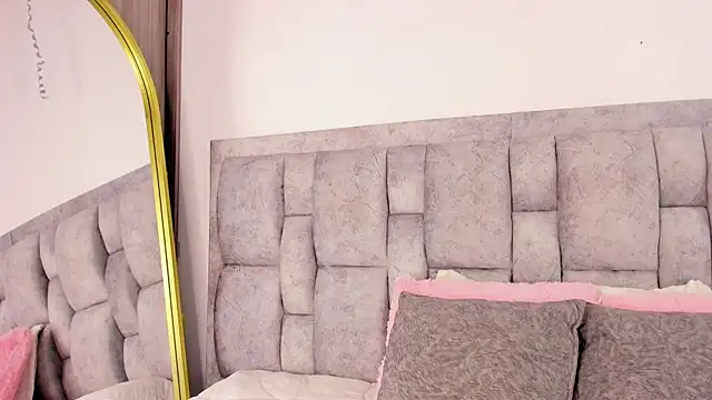 aaryy  online show from January 9, 5:09 pm