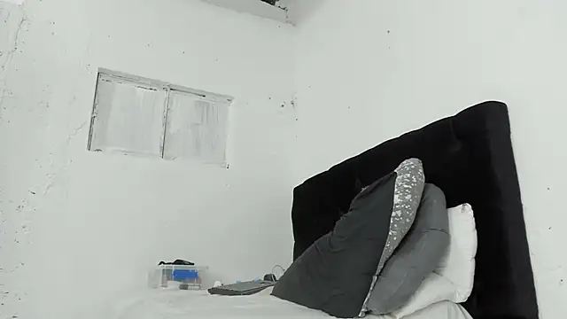 lana whitee online show from November 26, 4:18 pm