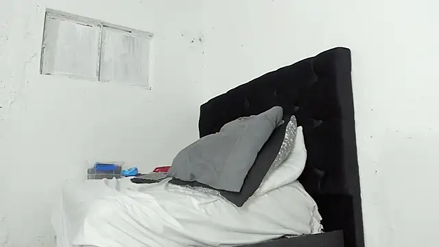 lana whitee online show from November 4, 2:43 pm