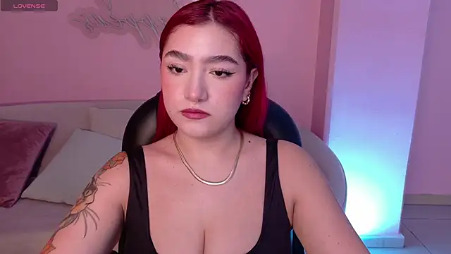 ViolettCastel online show from December 4, 6:40 pm