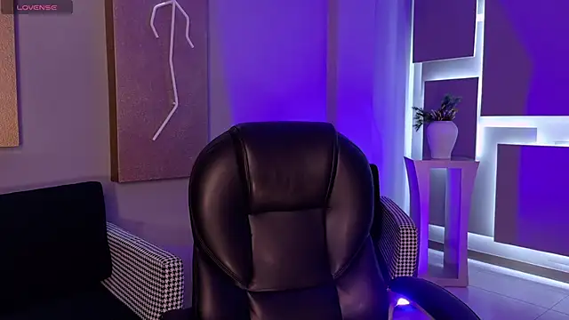 Snapshot of ViolettCastel chatting on December 21, 11:34 am ViolettCastel online show from December 21, 11:34 am