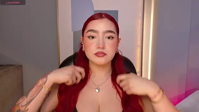 ViolettCastel online show from November 17, 7:40 pm