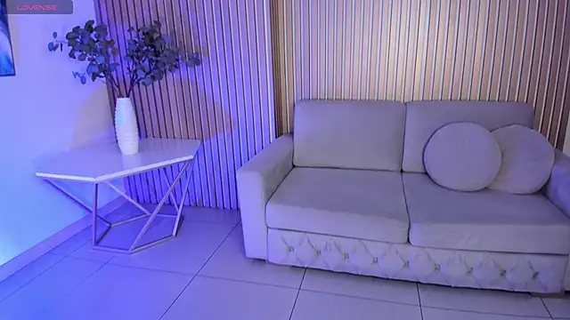 Snapshot of ViolettCastel chatting on February 26, 7:58 pm ViolettCastel online show from February 26, 7:58 pm