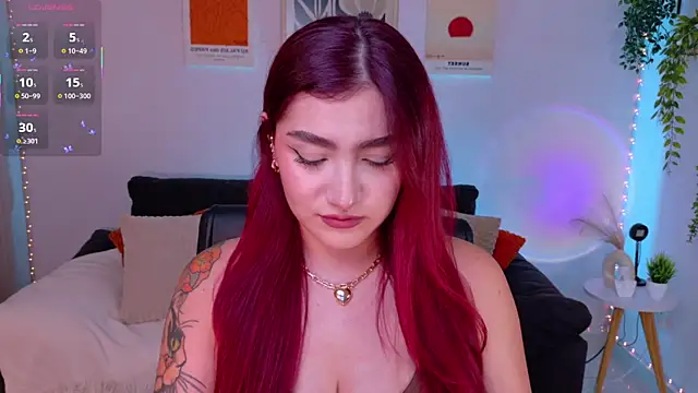 Snapshot of ViolettCastel chatting on July 5, 12:37 am ViolettCastel online show from July 5, 12:37 am