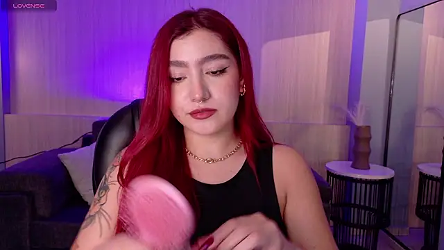 Snapshot of ViolettCastel chatting on February 13, 7:36 pm ViolettCastel online show from February 13, 7:36 pm