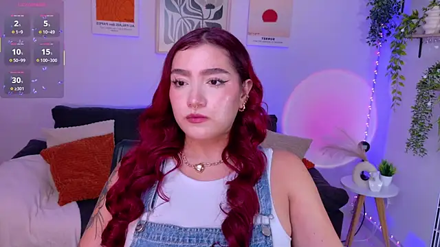 Snapshot of ViolettCastel chatting on July 10, 10:54 pm ViolettCastel online show from July 10, 10:54 pm