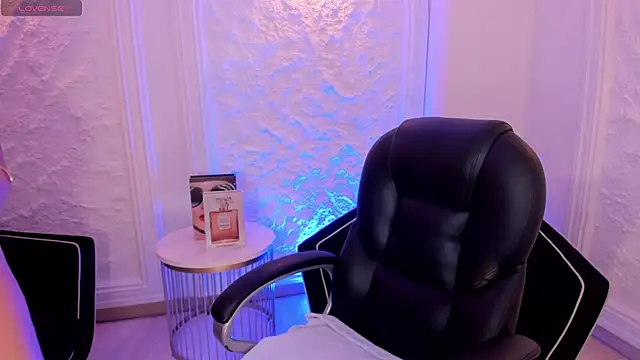 ViolettCastel online show from October 8, 6:41 pm