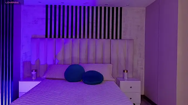 ViolettCastel online show from March 21, 7:07 pm