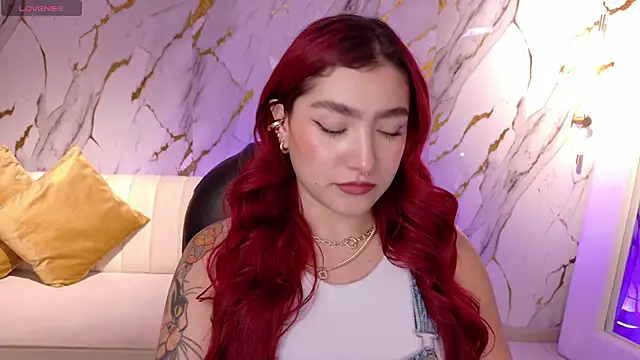 Snapshot of ViolettCastel chatting on February 7, 7:11 pm ViolettCastel online show from February 7, 7:11 pm