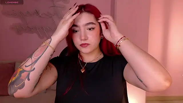 ViolettCastel online show from December 3, 6:18 pm