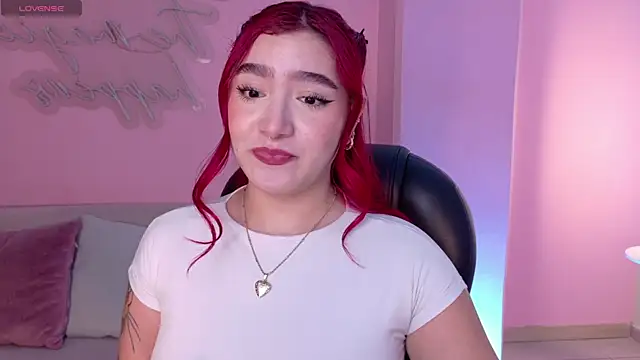 Snapshot of ViolettCastel chatting on December 5, 7:01 pm ViolettCastel online show from December 5, 7:01 pm