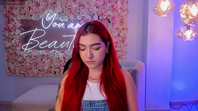 ViolettCastel online show from October 26, 11:10 am