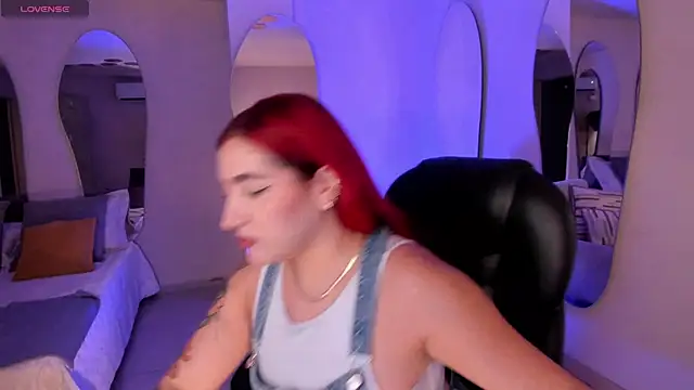 ViolettCastel online show from October 1, 6:56 pm