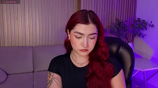 Snapshot of ViolettCastel chatting on February 27, 8:08 pm ViolettCastel online show from February 27, 8:08 pm