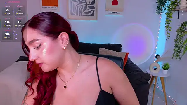 Snapshot of ViolettCastel chatting on June 26, 12:27 am ViolettCastel online show from June 26, 12:27 am