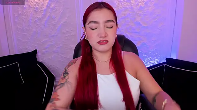 ViolettCastel online show from October 17, 7:04 pm