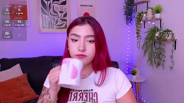 ViolettCastel online show from April 14, 7:41 pm