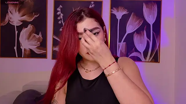 Snapshot of ViolettCastel chatting on March 3, 7:32 pm ViolettCastel online show from March 3, 7:32 pm