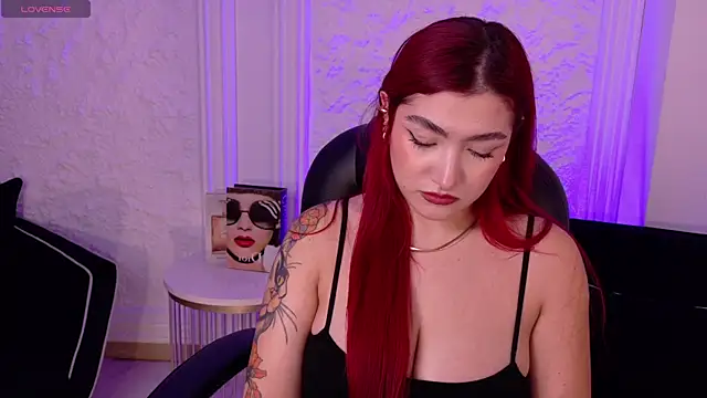 Snapshot of ViolettCastel chatting on January 14, 7:39 pm ViolettCastel online show from January 14, 7:39 pm