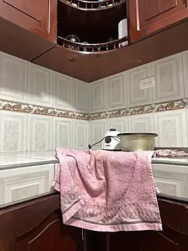 sweetsarabig22cm online show from April 4, 2:51 am