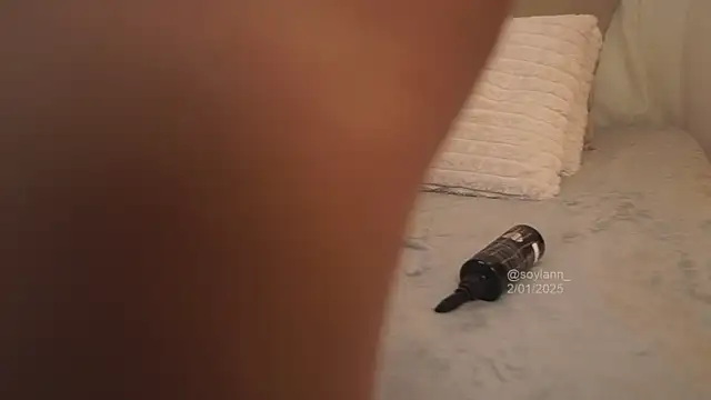 Snapshot of lanie__ chatting on January 3, 1:05 am lanie online show from January 3, 1:05 am