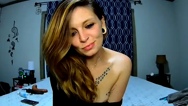 Snapshot of ZeelaXoXo chatting on February 1, 5:18 am ZeelaXoXo online show from February 1, 5:18 am
