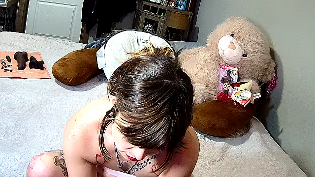 ZeelaXoXo online show from February 15, 5:41 am