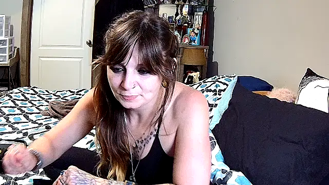 ZeelaXoXo online show from February 26, 6:35 am