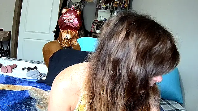 ZeelaXoXo online show from March 31, 5:59 pm