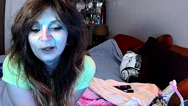 ZeelaXoXo online show from January 14, 5:22 am