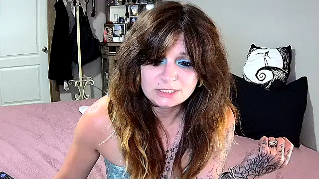 ZeelaXoXo online show from April 5, 5:03 am