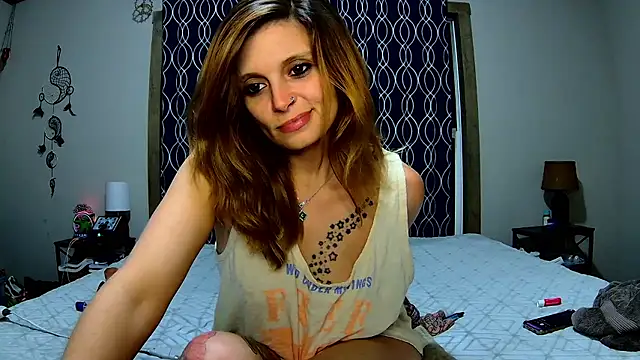 Snapshot of ZeelaXoXo chatting on December 3, 5:48 am ZeelaXoXo online show from December 3, 5:48 am