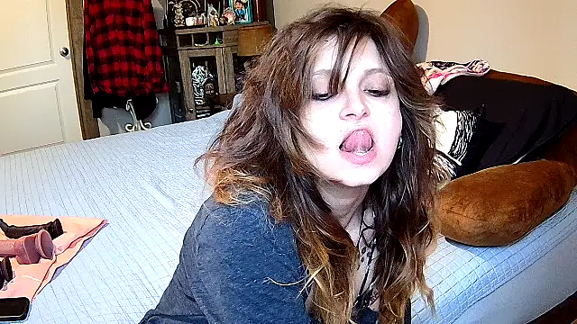 ZeelaXoXo online show from January 12, 7:42 pm