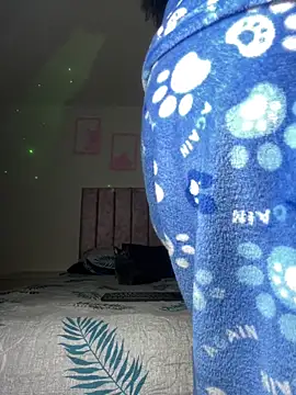 Kimmymadison- online show from November 15, 8:35 pm