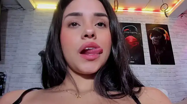 Snapshot of Kimmymadison- chatting on February 16, 8:21 am Kimmymadison- online show from February 16, 8:21 am