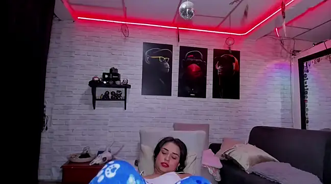 Snapshot of Kimmymadison- chatting on January 18, 6:34 am Kimmymadison- online show from January 18, 6:34 am
