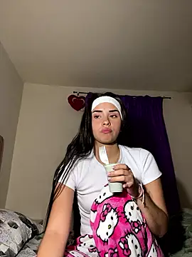 Kimmymadison- online show from January 13, 4:49 am