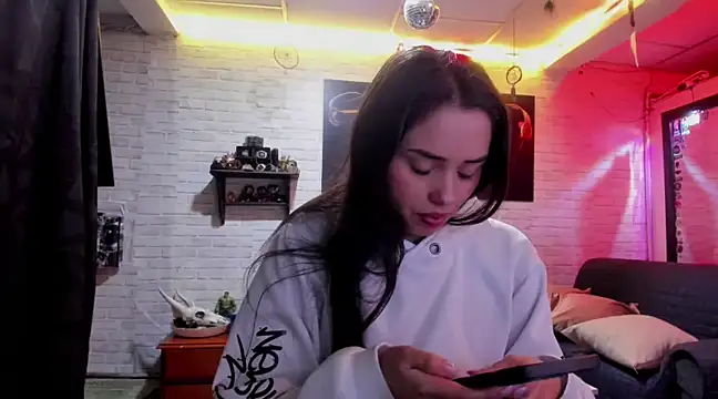Snapshot of Kimmymadison- chatting on February 20, 3:45 am Kimmymadison- online show from February 20, 3:45 am