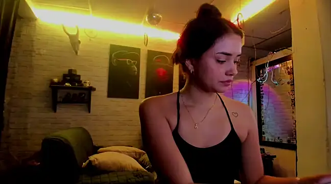 Snapshot of Kimmymadison- chatting on February 10, 9:15 pm Kimmymadison- online show from February 10, 9:15 pm