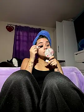 Kimmymadison- online show from January 8, 8:59 pm