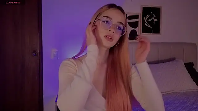 Roxxy mora online show from February 5, 10:05 pm