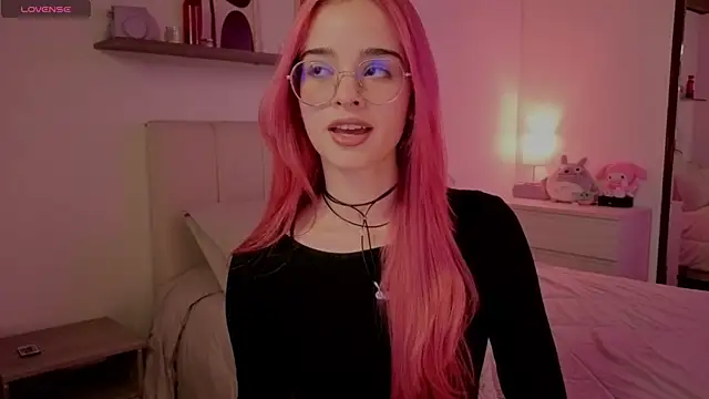 Roxxy mora online show from December 3, 10:20 pm